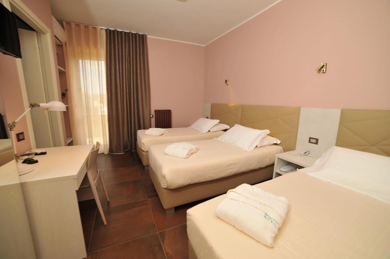 Hotel San Crispino Morrovalle Exteriör bild