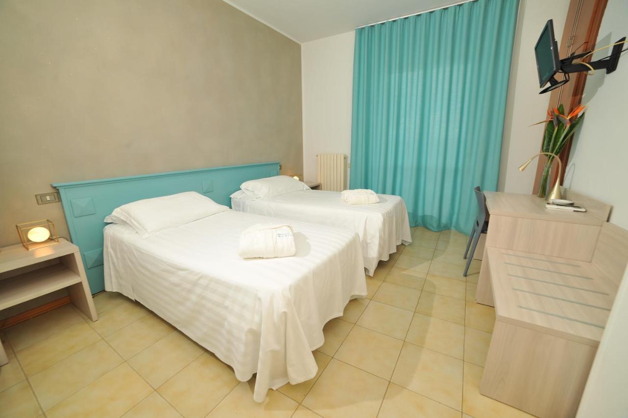Hotel San Crispino Morrovalle Exteriör bild