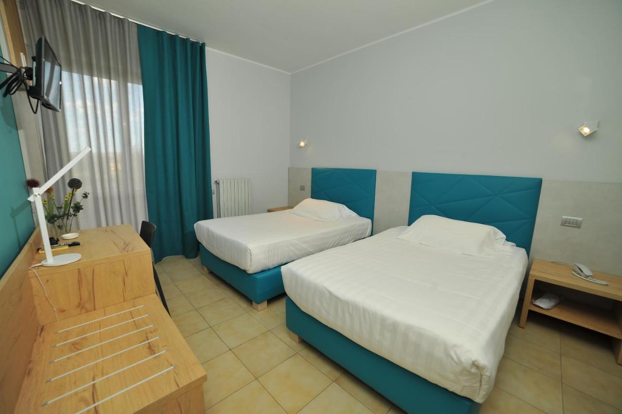 Hotel San Crispino Morrovalle Exteriör bild