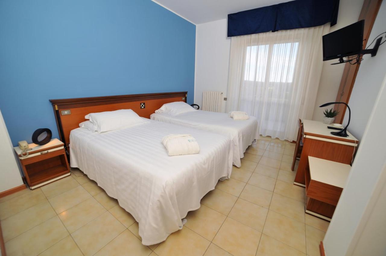 Hotel San Crispino Morrovalle Exteriör bild