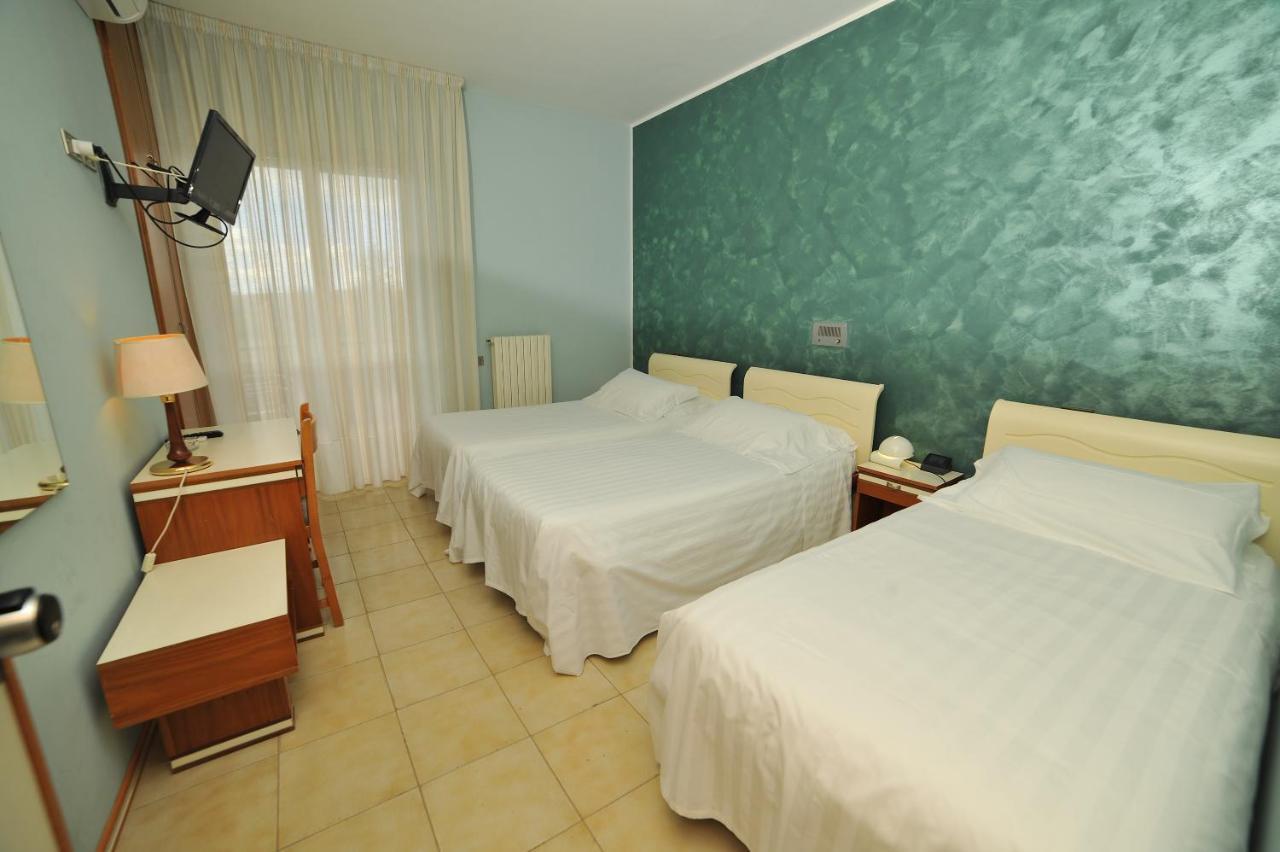 Hotel San Crispino Morrovalle Exteriör bild