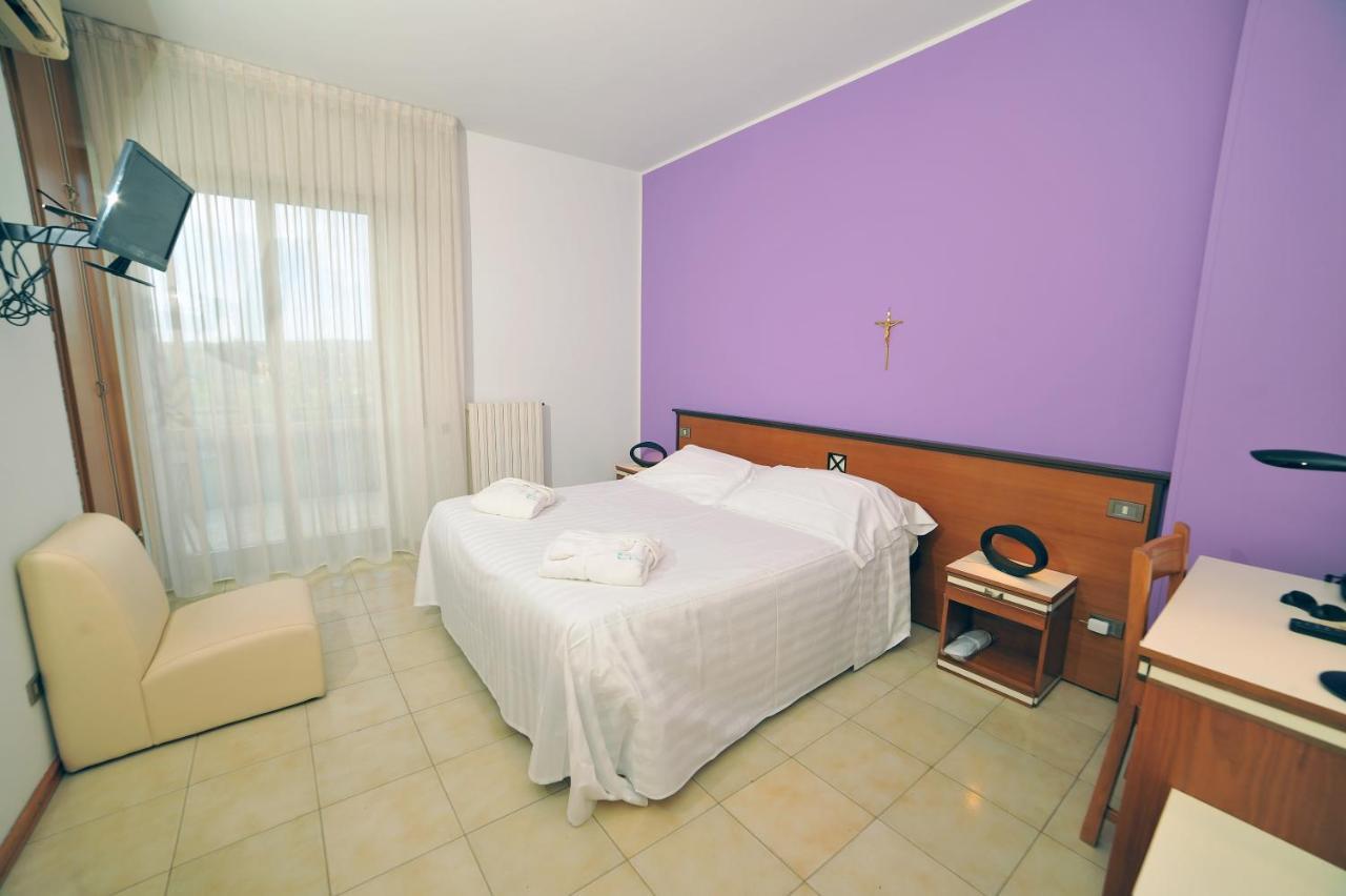 Hotel San Crispino Morrovalle Exteriör bild