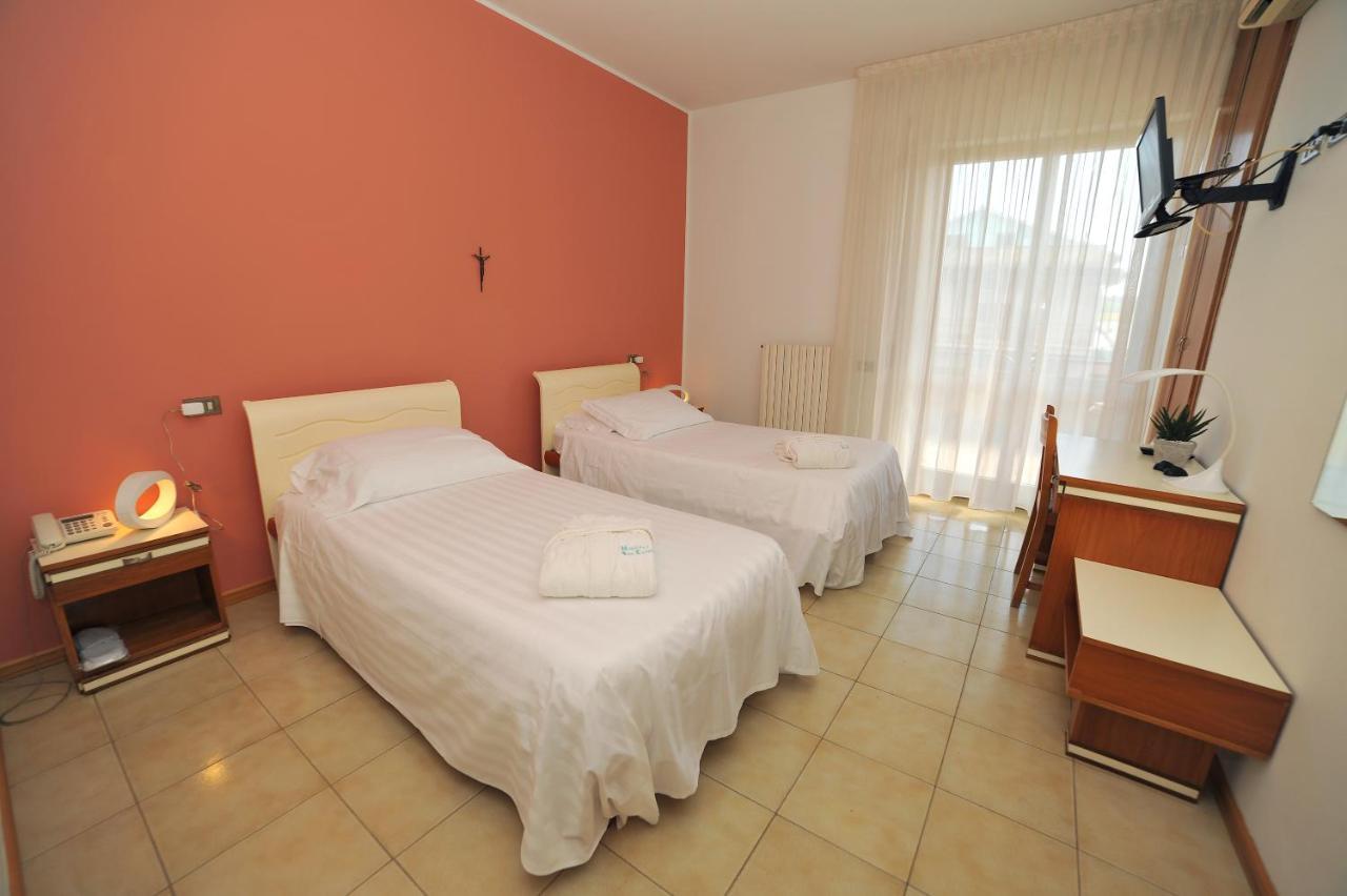 Hotel San Crispino Morrovalle Exteriör bild